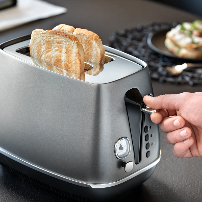 Тостер DeLonghi Distinta Titanium CTIN2103.TB