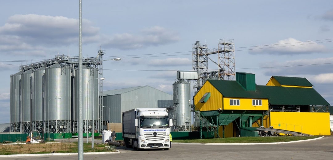 Про компанію