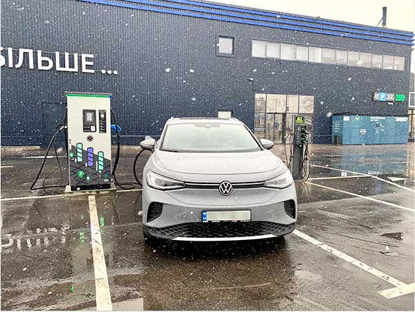 Зарядні станції для електромобілів